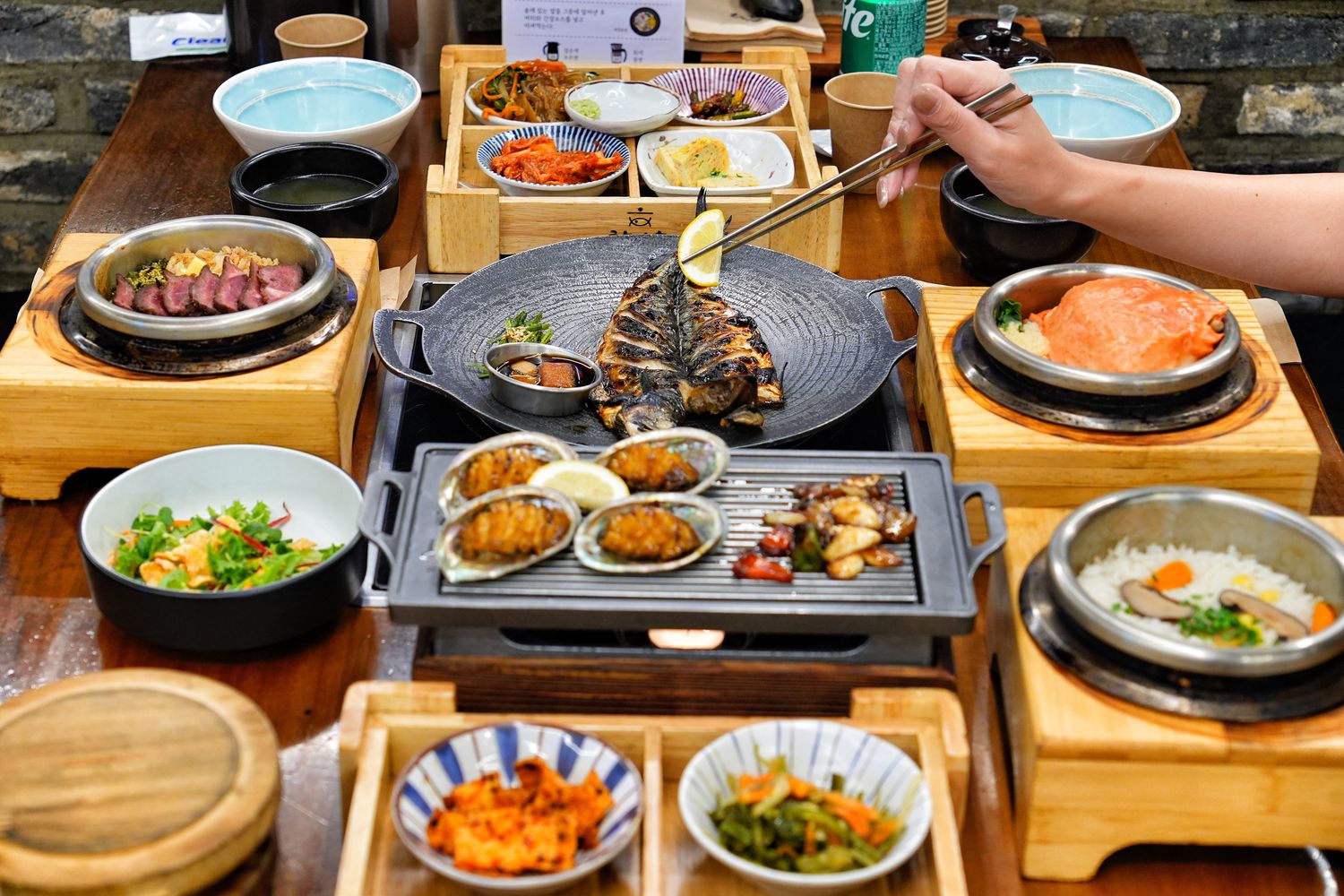 Handasot 韓多鍋總店|人氣廣安里美食，釜山釜飯專賣店 ! @混血珊莎的奇幻旅程
