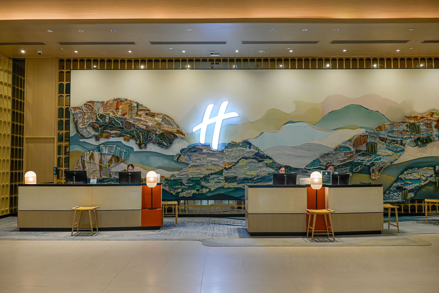 Holiday Inn Pattaya 芭達雅假日酒店｜海景套房伴美景入眠，芭達雅推薦飯店! @混血珊莎的奇幻旅程