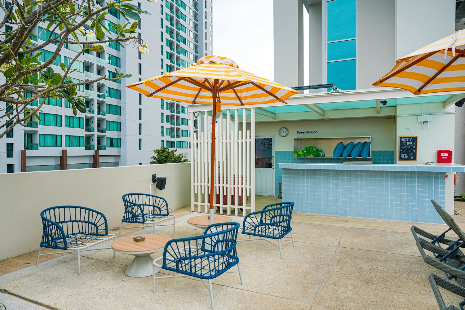 Holiday Inn Pattaya 芭達雅假日酒店｜海景套房伴美景入眠，芭達雅推薦飯店! @混血珊莎的奇幻旅程