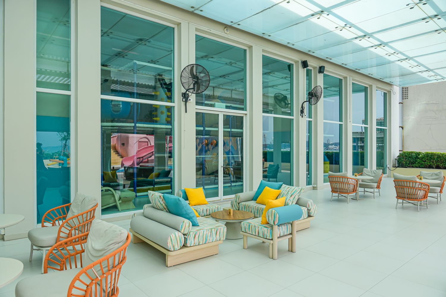 Holiday Inn Pattaya 芭達雅假日酒店｜海景套房伴美景入眠，芭達雅推薦飯店! @混血珊莎的奇幻旅程