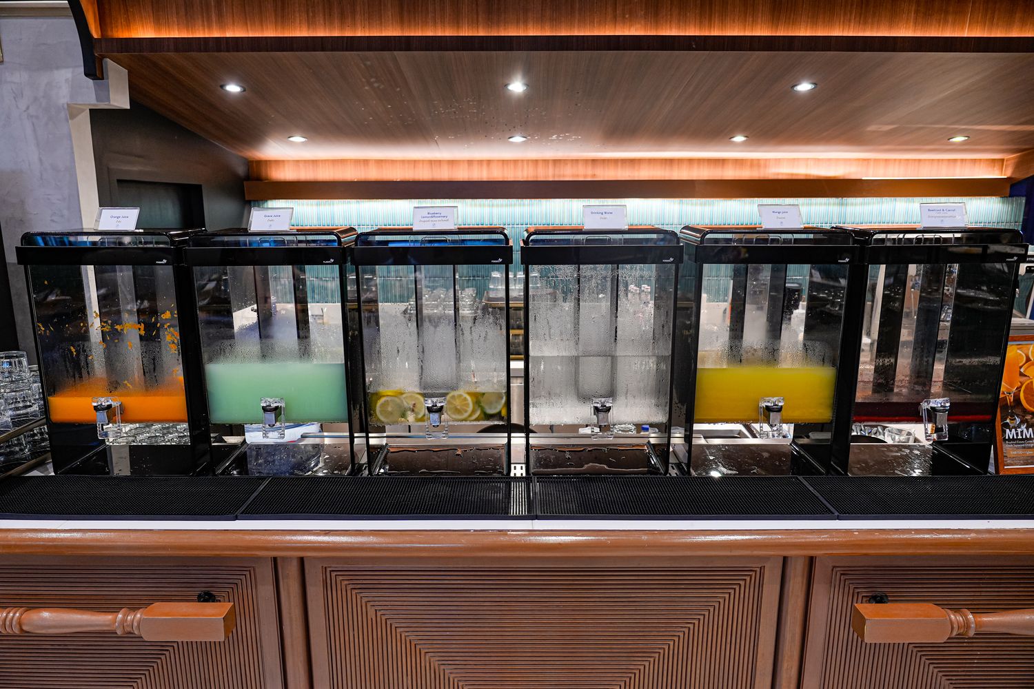 Holiday Inn Pattaya 芭達雅假日酒店｜海景套房伴美景入眠，芭達雅推薦飯店! @混血珊莎的奇幻旅程