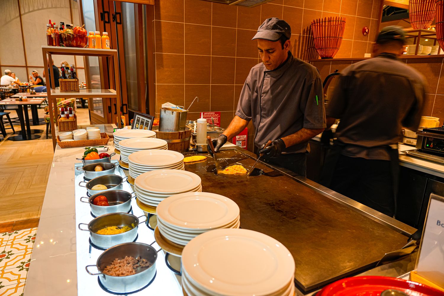 Holiday Inn Pattaya 芭達雅假日酒店｜海景套房伴美景入眠，芭達雅推薦飯店! @混血珊莎的奇幻旅程