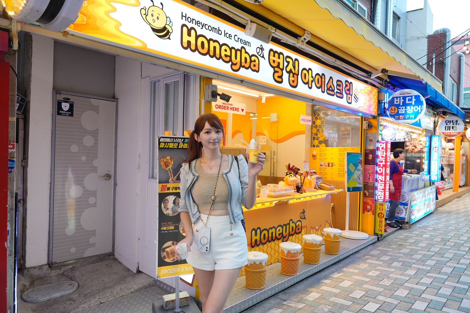 海雲台市場 必吃Honey Ba Beoljip Ice Cream 蜂巢冰淇淋 @混血珊莎的奇幻旅程
