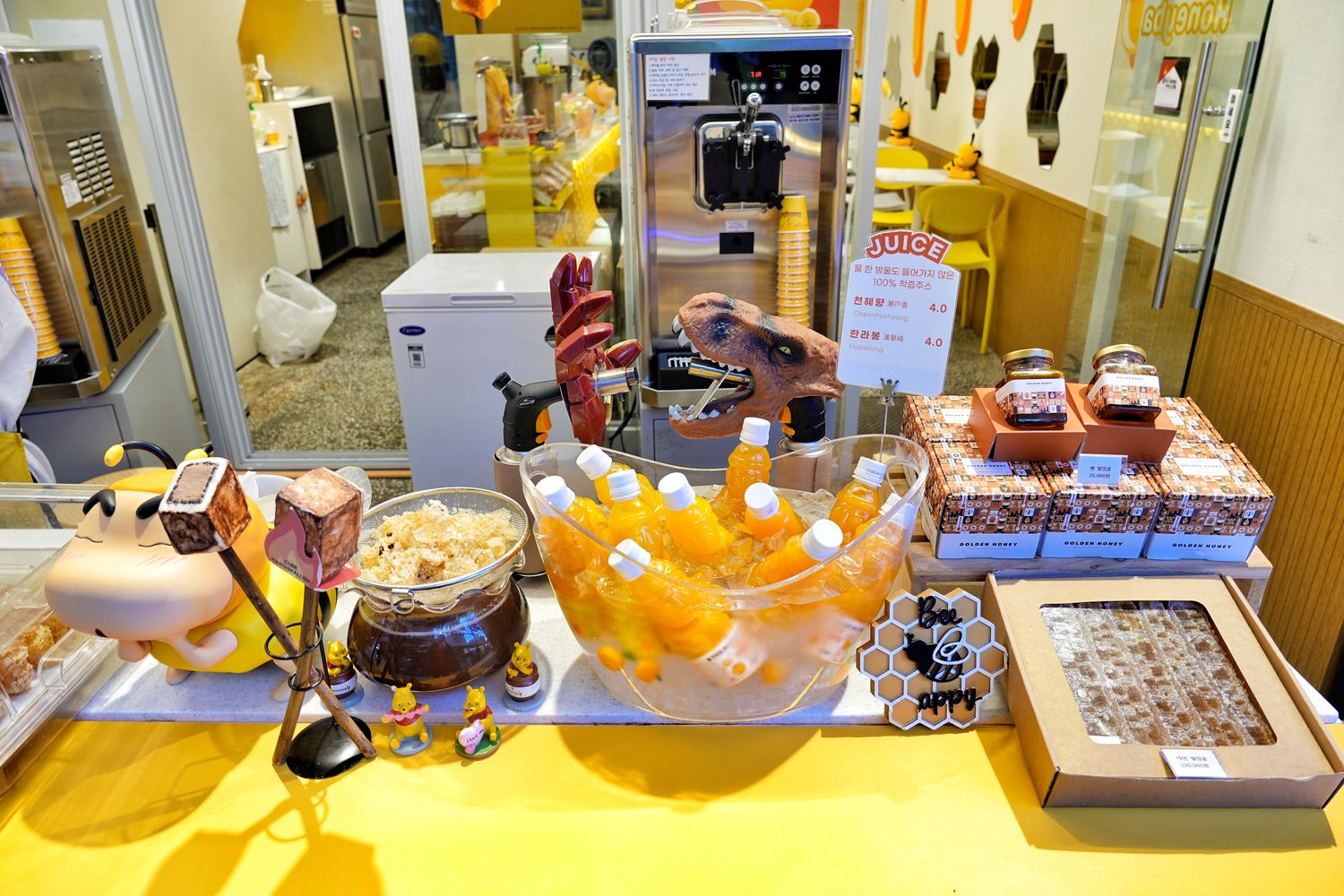海雲台市場 必吃Honey Ba Beoljip Ice Cream 蜂巢冰淇淋 @混血珊莎的奇幻旅程