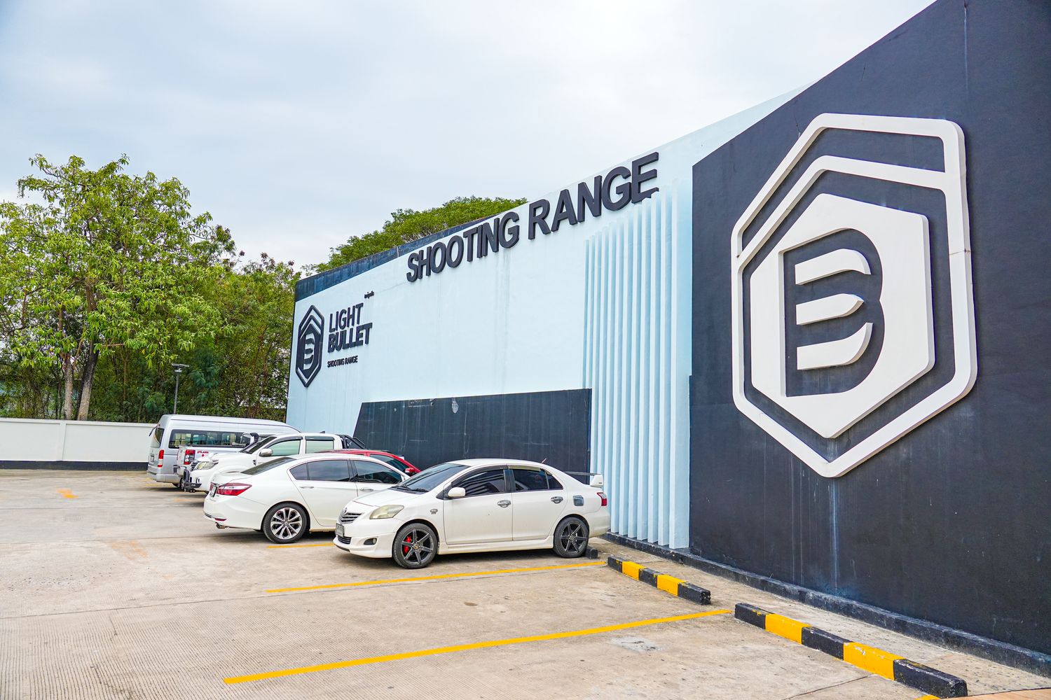 Light Bullet Shooting Range|芭達雅景點推薦，亞洲最大射擊場，中文教練 1 對 1 教學! @混血珊莎的奇幻旅程