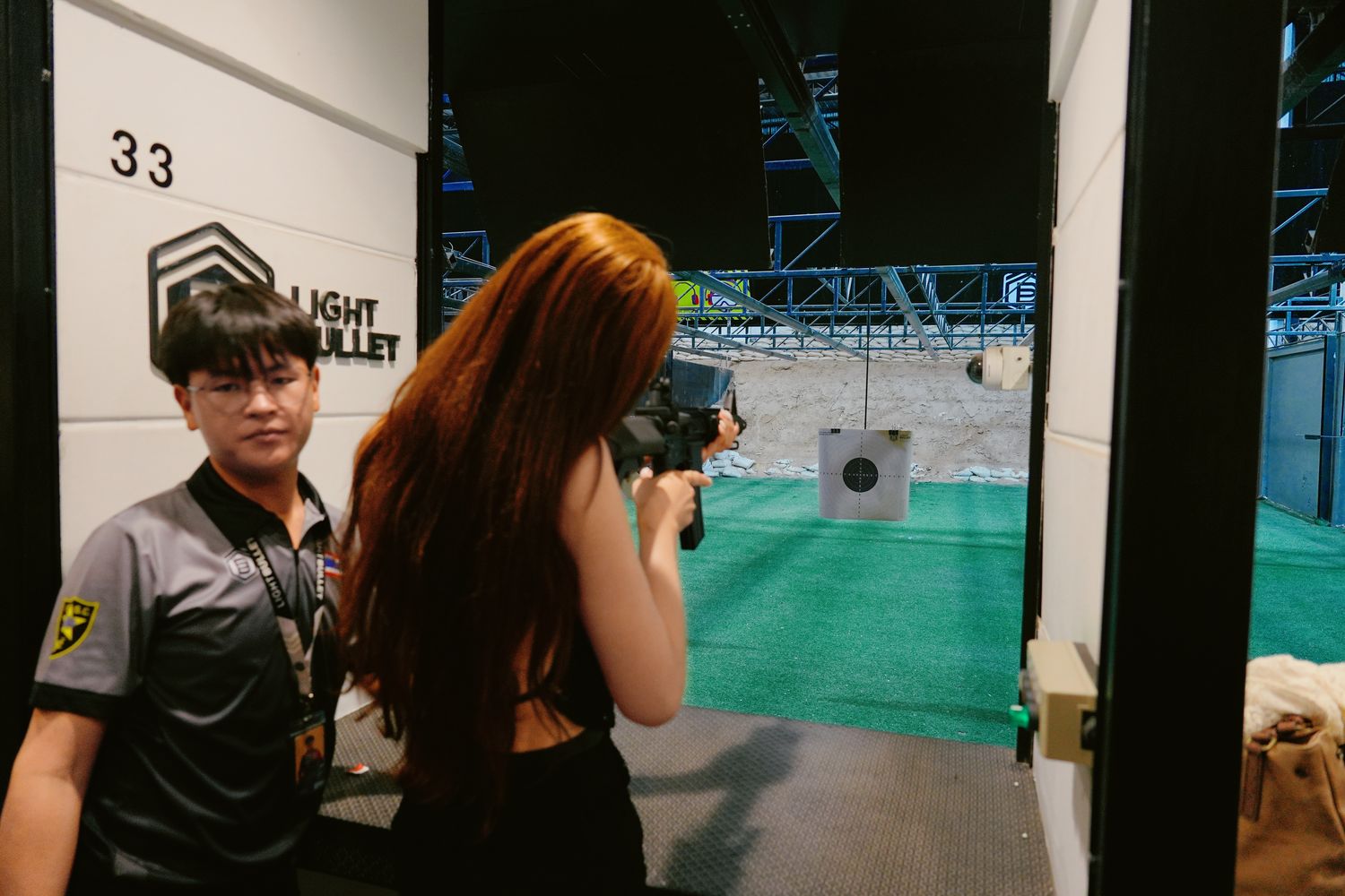 Light Bullet Shooting Range|芭達雅景點推薦，亞洲最大射擊場，中文教練 1 對 1 教學! @混血珊莎的奇幻旅程