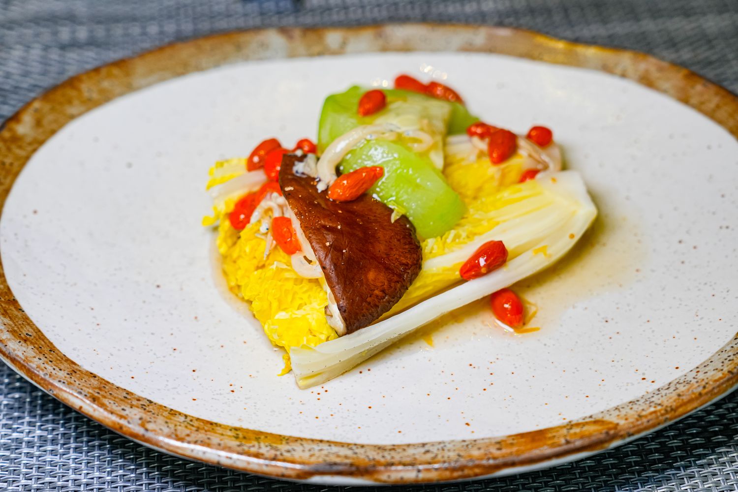 【南京復興站美食】明水然無菜單鐵板燒 慶城店｜網友激推全台最強鐵板燒! @混血珊莎的奇幻旅程