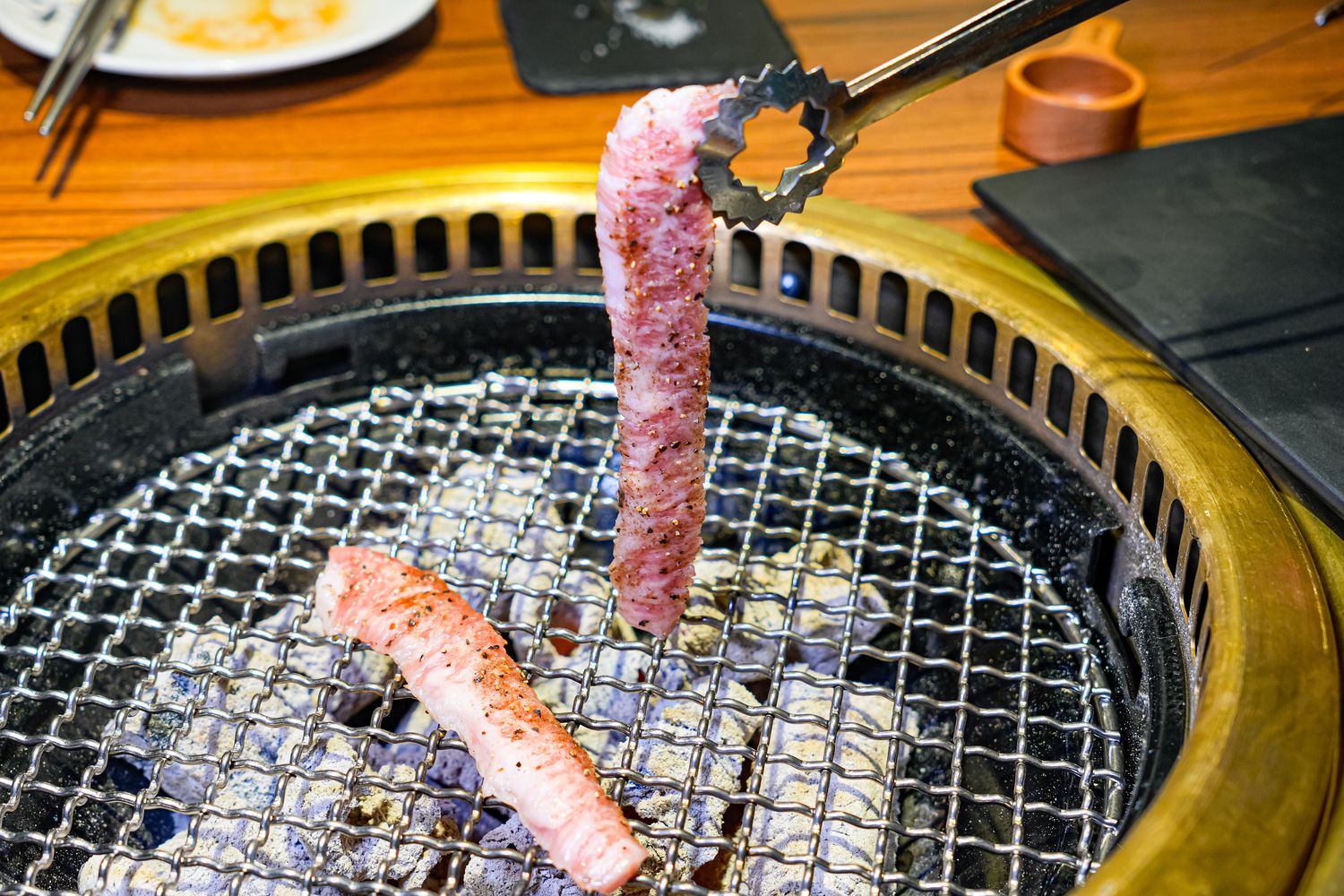禧太炭火燒肉店｜必吃頂級日本熊本和王和牛，國父紀念館燒肉新指標! @混血珊莎的奇幻旅程