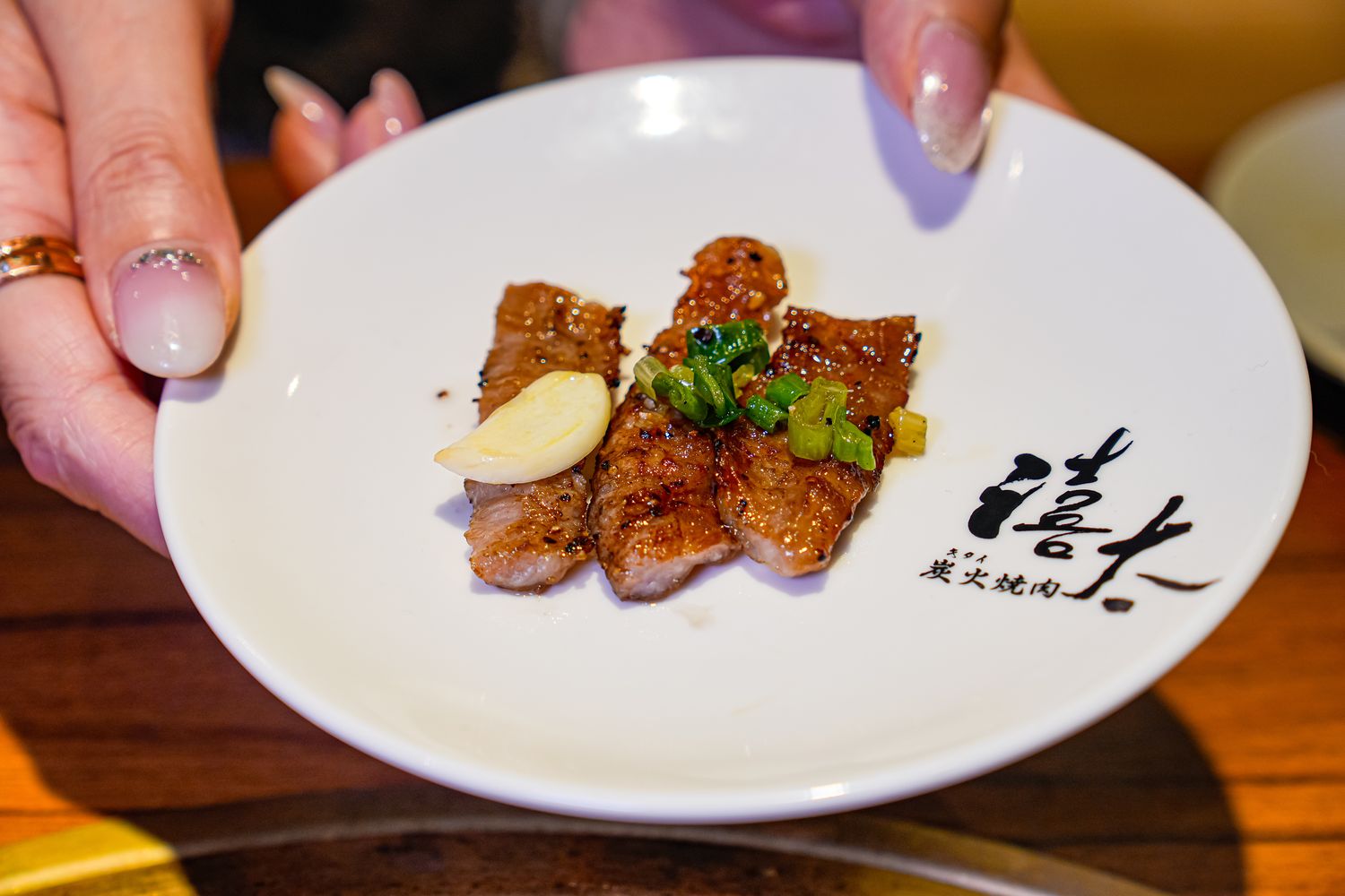 禧太炭火燒肉店｜必吃頂級日本熊本和王和牛，國父紀念館燒肉新指標! @混血珊莎的奇幻旅程