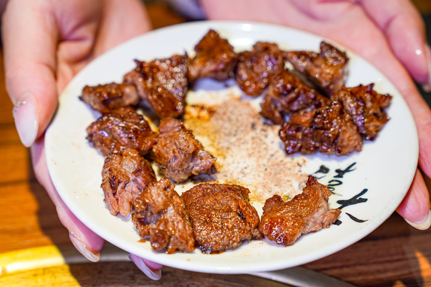 禧太炭火燒肉店｜必吃頂級日本熊本和王和牛，國父紀念館燒肉新指標! @混血珊莎的奇幻旅程