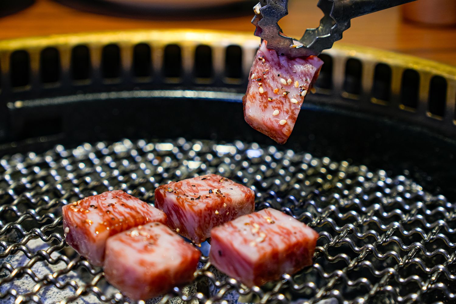 禧太炭火燒肉店｜必吃頂級日本熊本和王和牛，國父紀念館燒肉新指標! @混血珊莎的奇幻旅程