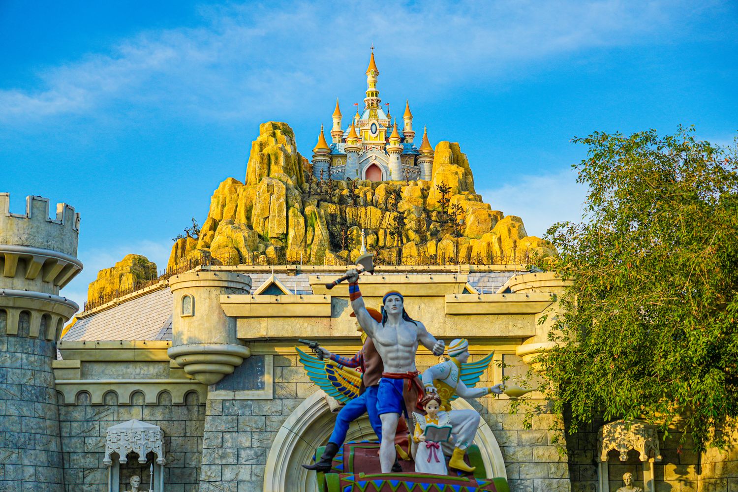 2025 富國島珍珠遊樂園 VinWonders Phu Quoc｜煙火、設施、表演遊玩攻略! @混血珊莎的奇幻旅程