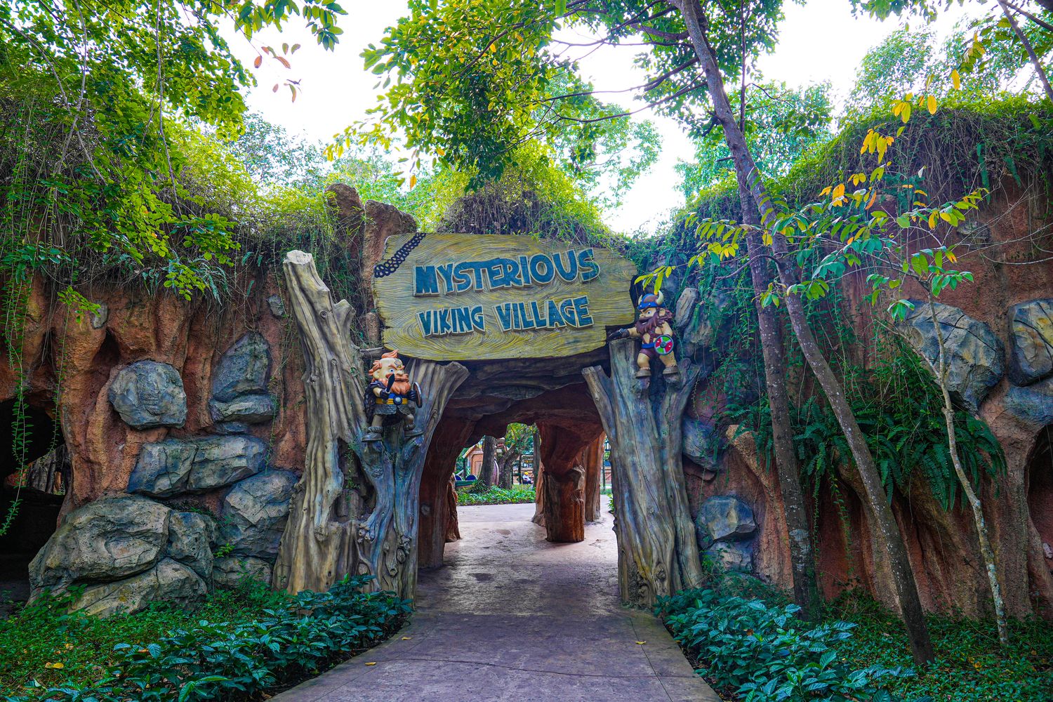 2025 富國島珍珠遊樂園 VinWonders Phu Quoc｜煙火、設施、表演遊玩攻略! @混血珊莎的奇幻旅程