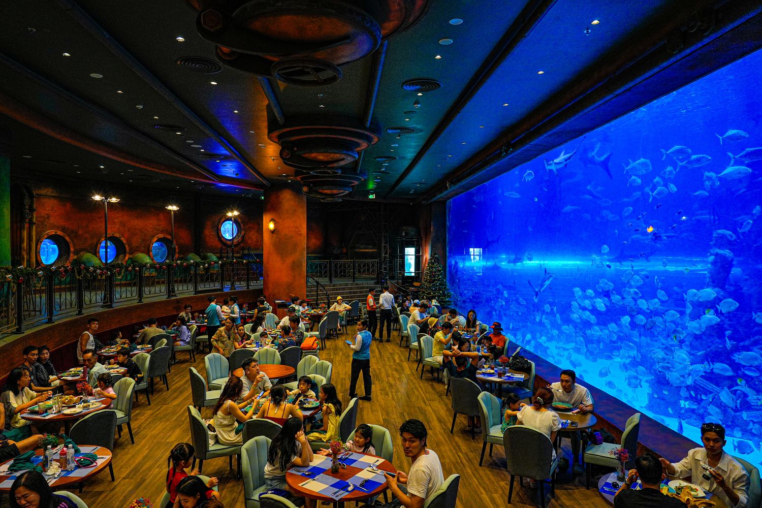 富國島珍珠遊樂園水族館餐廳｜Deep Sea Restaurant，菜單、預約、交通攻略! @混血珊莎的奇幻旅程
