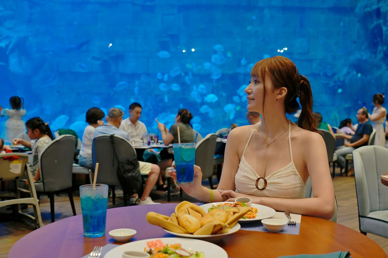 富國島珍珠遊樂園水族館餐廳｜Deep Sea Restaurant，菜單、預約、交通攻略! @混血珊莎的奇幻旅程