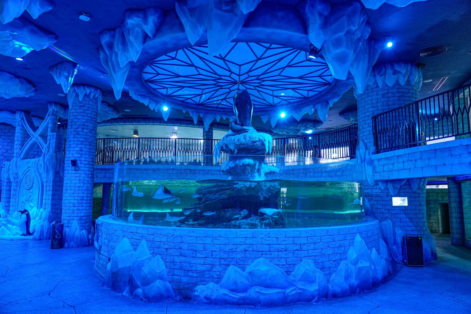 2025 富國島珍珠遊樂園 VinWonders Phu Quoc｜煙火、設施、表演遊玩攻略! @混血珊莎的奇幻旅程