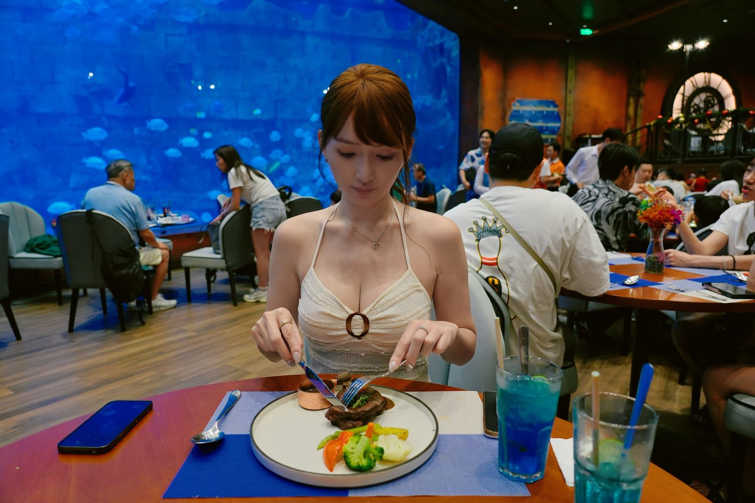 富國島珍珠遊樂園水族館餐廳｜Deep Sea Restaurant，菜單、預約、交通攻略! @混血珊莎的奇幻旅程