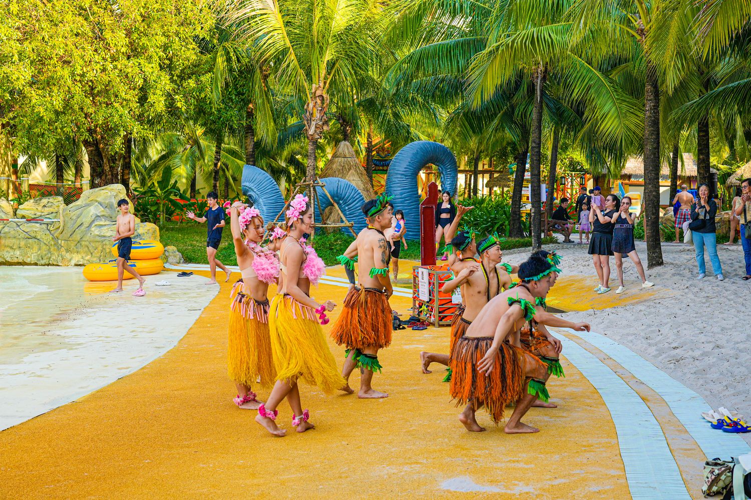 2025 富國島珍珠遊樂園 VinWonders Phu Quoc｜煙火、設施、表演遊玩攻略! @混血珊莎的奇幻旅程