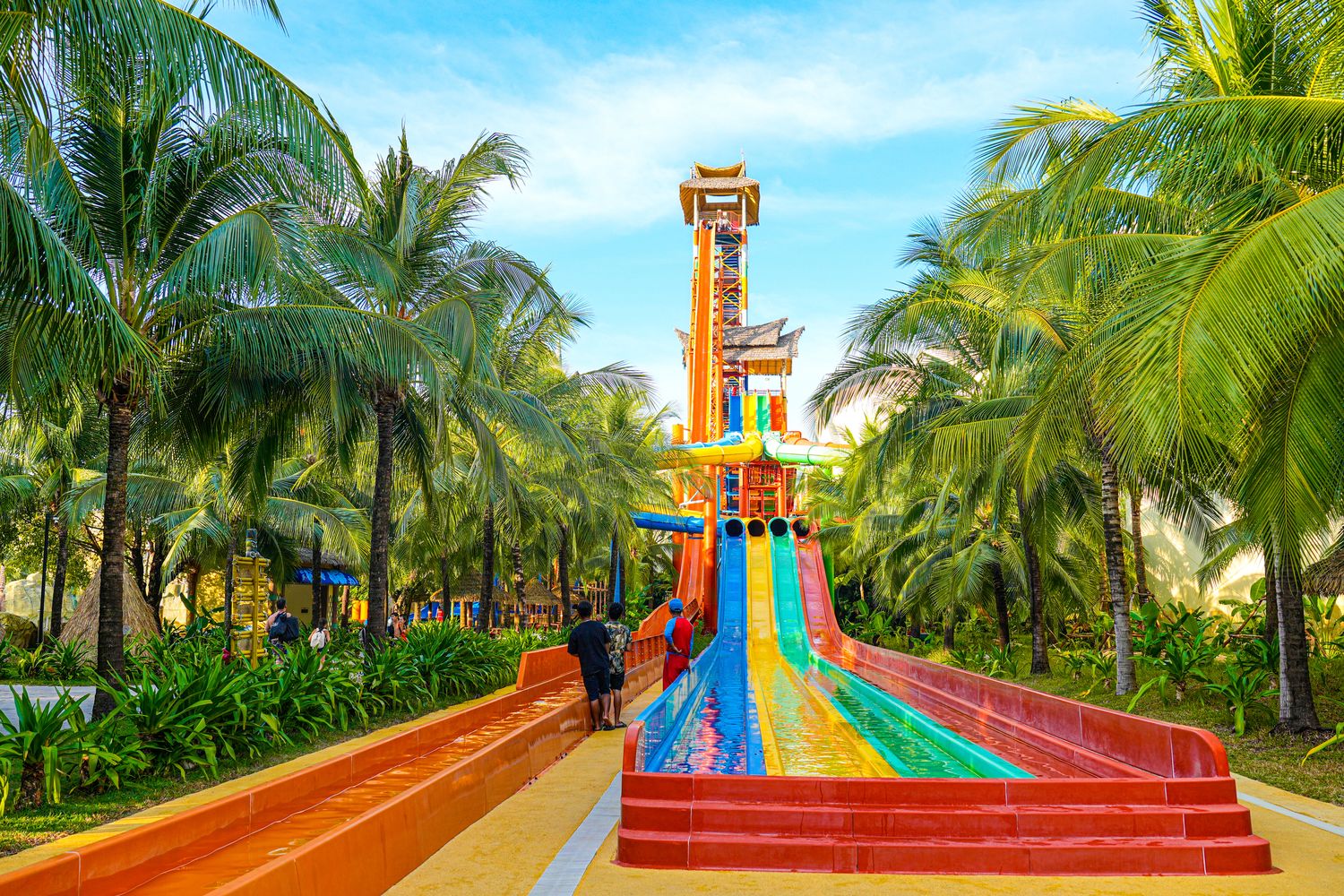 2025 富國島珍珠遊樂園 VinWonders Phu Quoc｜煙火、設施、表演遊玩攻略! @混血珊莎的奇幻旅程