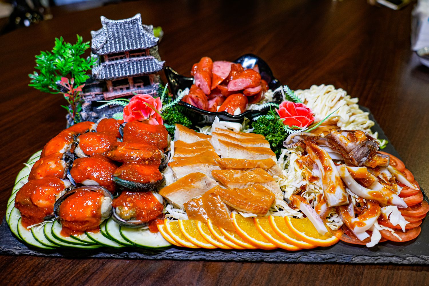 萬里古早風味甕仔雞｜萬里美食推薦，澎湃合菜每人只要 800 元! @混血珊莎的奇幻旅程