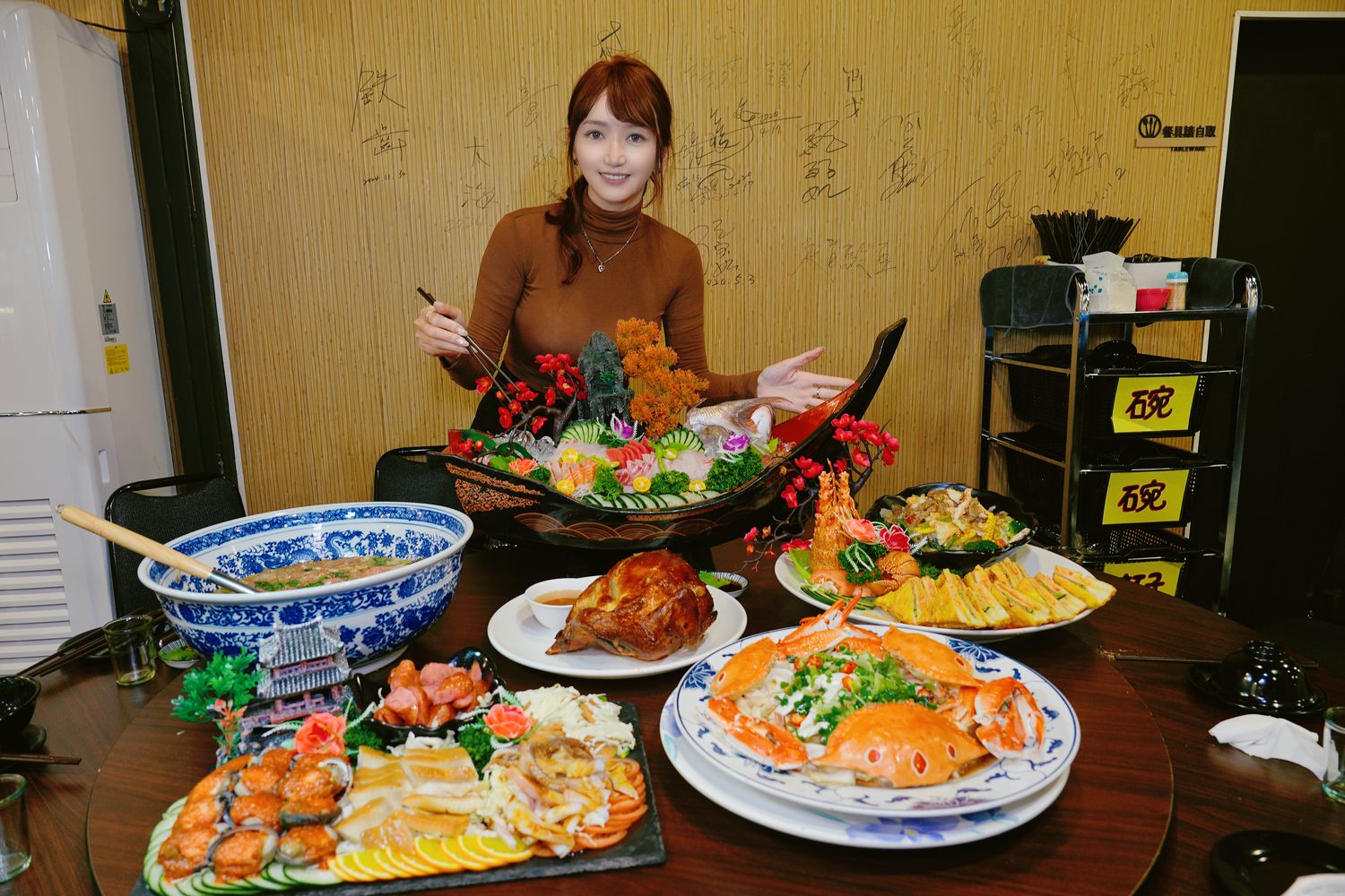 萬里古早風味甕仔雞｜萬里美食推薦，澎湃合菜每人只要 800 元! @混血珊莎的奇幻旅程
