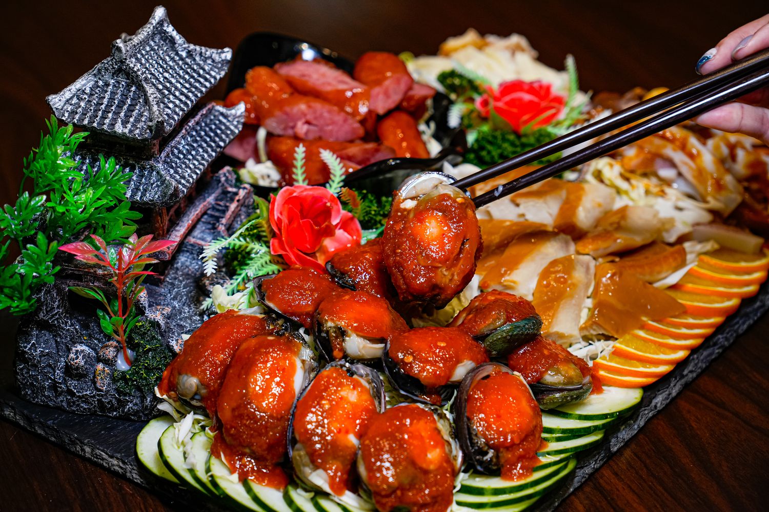 萬里古早風味甕仔雞｜萬里美食推薦，澎湃合菜每人只要 800 元! @混血珊莎的奇幻旅程