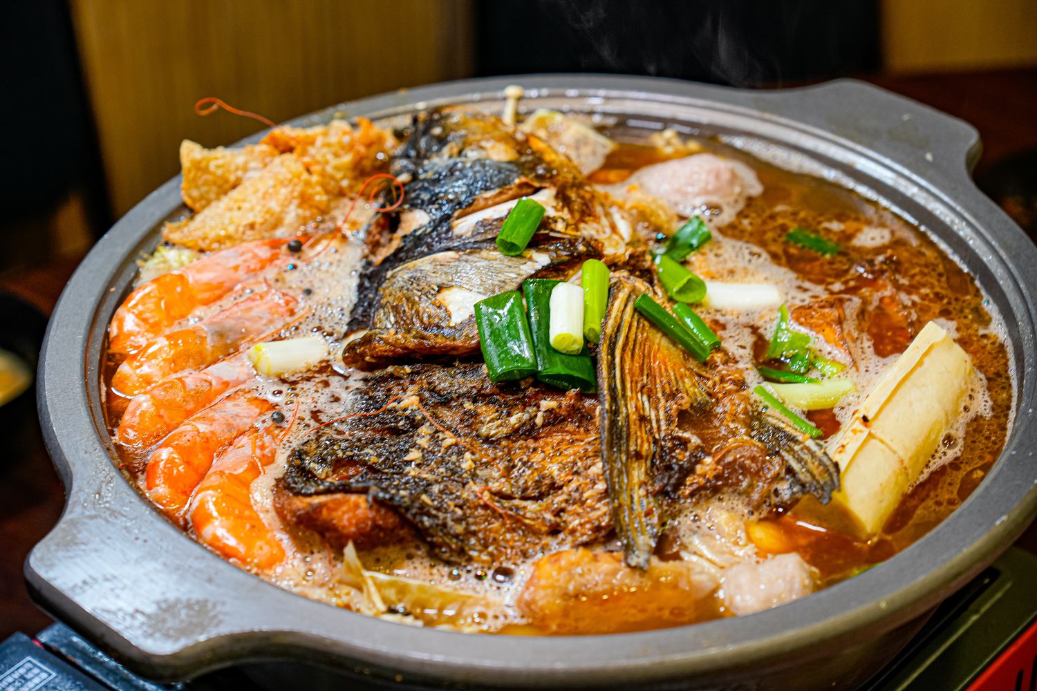 萬里古早風味甕仔雞｜萬里美食推薦，澎湃合菜每人只要 800 元! @混血珊莎的奇幻旅程