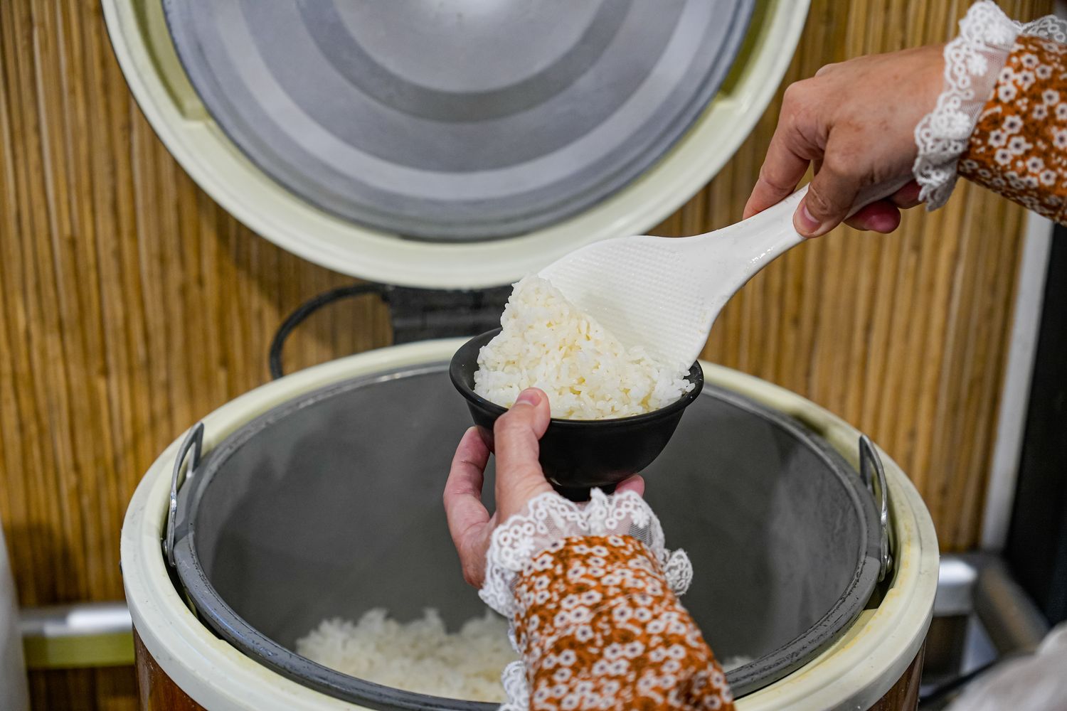 萬里古早風味甕仔雞｜萬里美食推薦，澎湃合菜每人只要 800 元! @混血珊莎的奇幻旅程