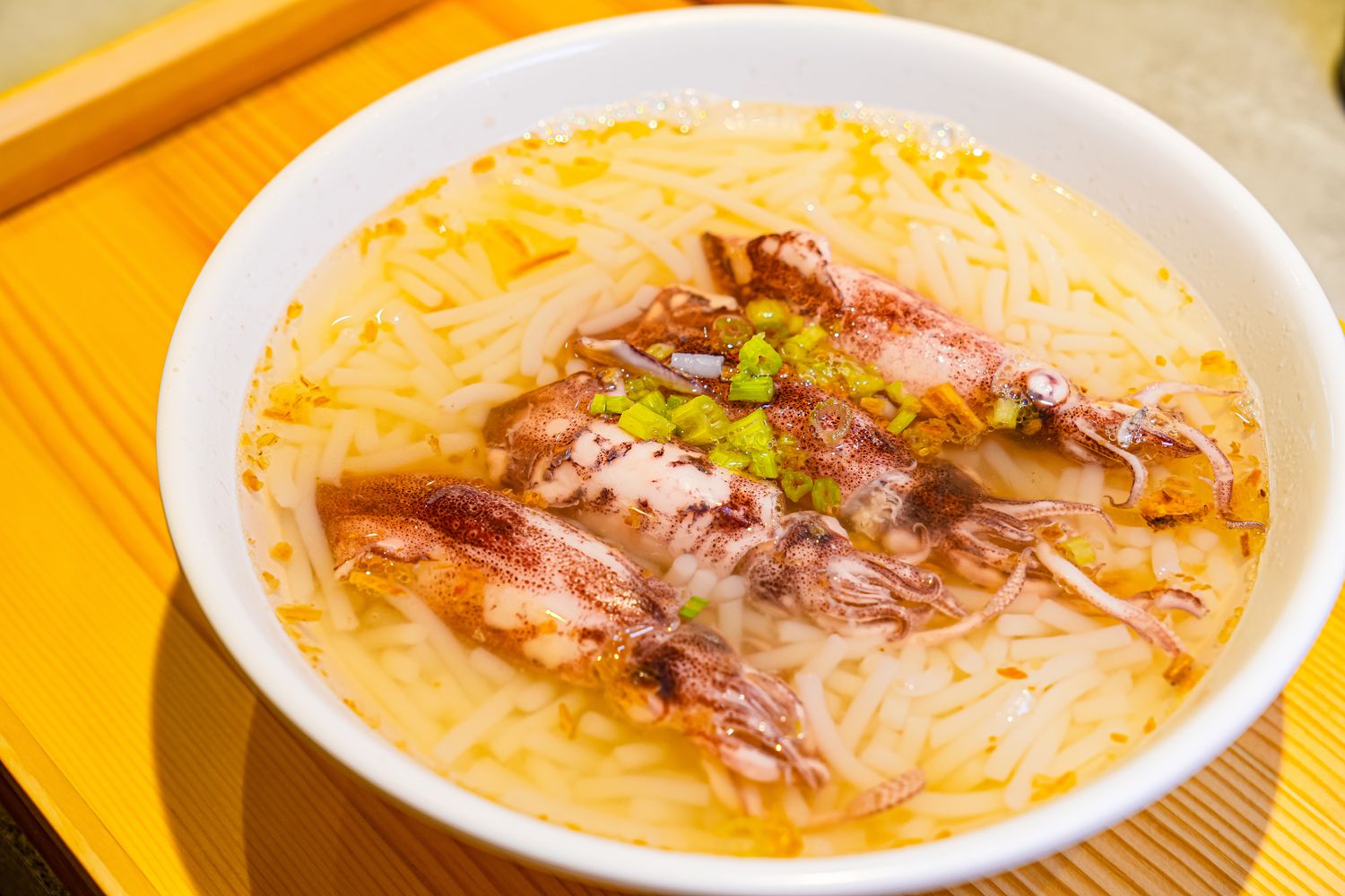 漁聞樂小卷米粉滷肉飯｜自家漁船捕撈新鮮漁貨，免百元高CP值台電大樓站美食! @混血珊莎的奇幻旅程