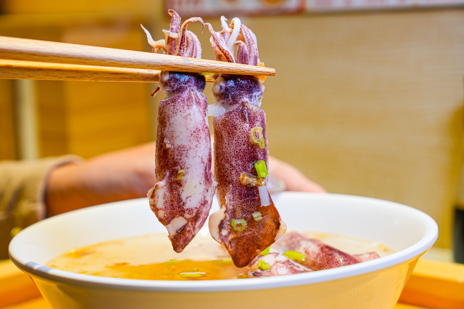 漁聞樂小卷米粉滷肉飯｜自家漁船捕撈新鮮漁貨，免百元高CP值台電大樓站美食! @混血珊莎的奇幻旅程