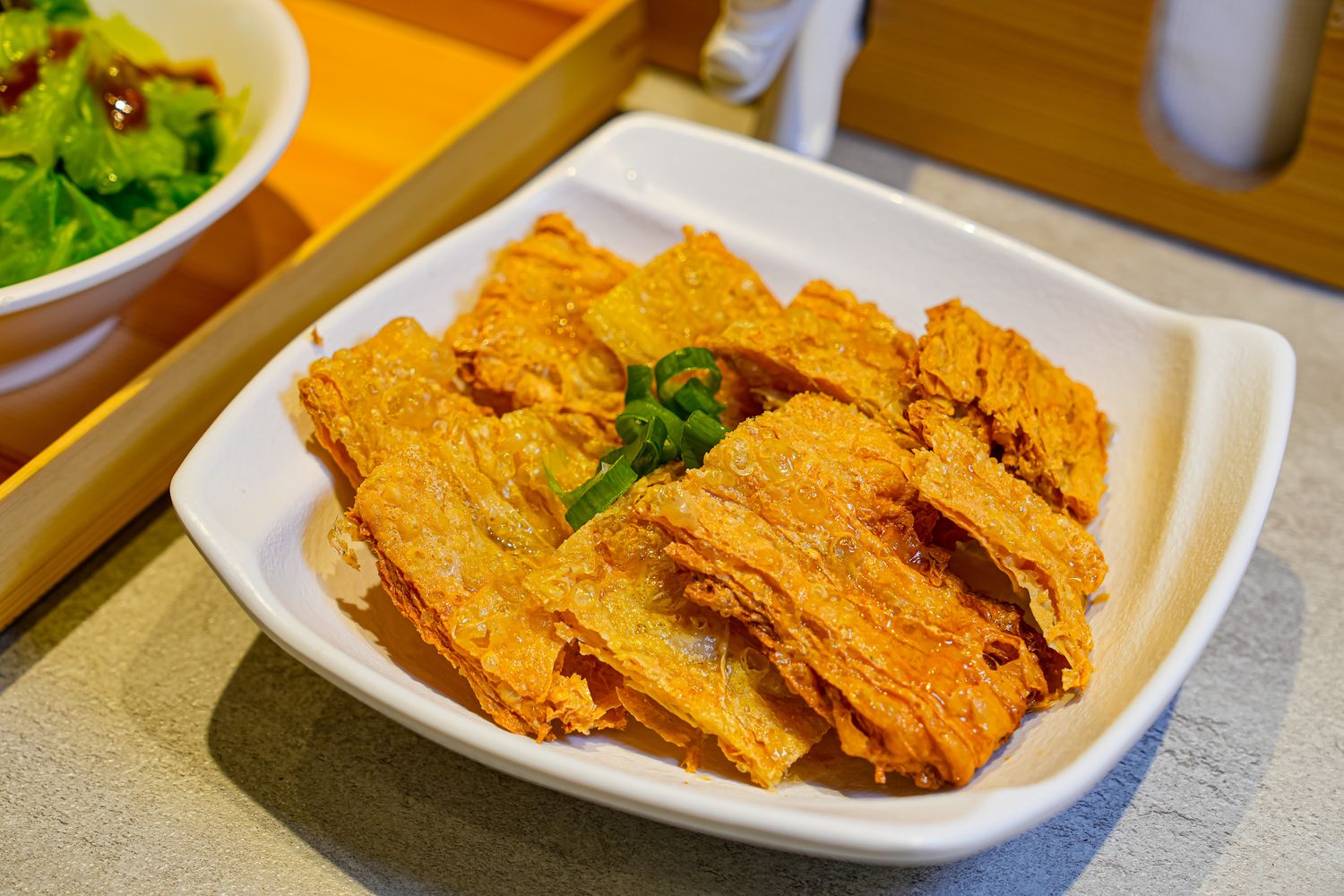 漁聞樂小卷米粉滷肉飯｜自家漁船捕撈新鮮漁貨，免百元高CP值台電大樓站美食! @混血珊莎的奇幻旅程