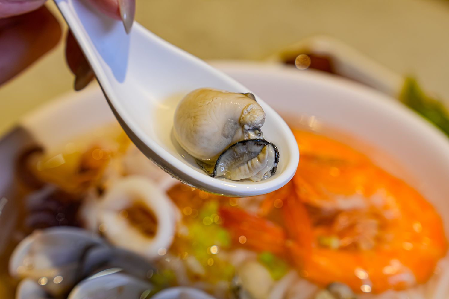漁聞樂小卷米粉滷肉飯｜自家漁船捕撈新鮮漁貨，免百元高CP值台電大樓站美食! @混血珊莎的奇幻旅程