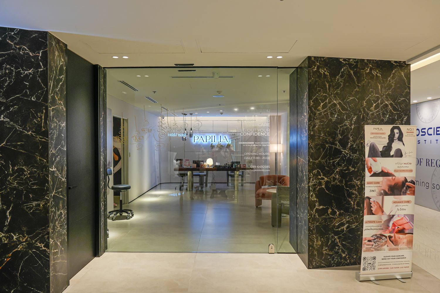 曼谷四面佛商場Erawan Bangkok|近BTS Chit Lom 奇隆站,參拜購物網美餐廳一日遊! @混血珊莎的奇幻旅程 曼谷四面佛商場Erawan Bangkok|近BTS Chit Lom 奇隆站,參拜購物網美餐廳一日遊! @混血珊莎的奇幻旅程