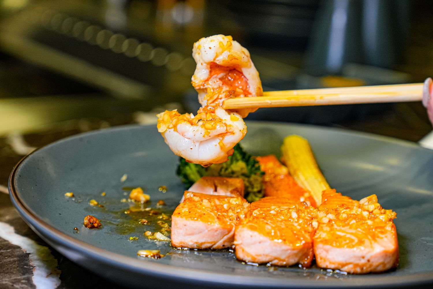 曼谷四面佛商場Erawan Bangkok|近BTS Chit Lom 奇隆站,參拜購物網美餐廳一日遊! @混血珊莎的奇幻旅程 曼谷四面佛商場Erawan Bangkok|近BTS Chit Lom 奇隆站,參拜購物網美餐廳一日遊! @混血珊莎的奇幻旅程