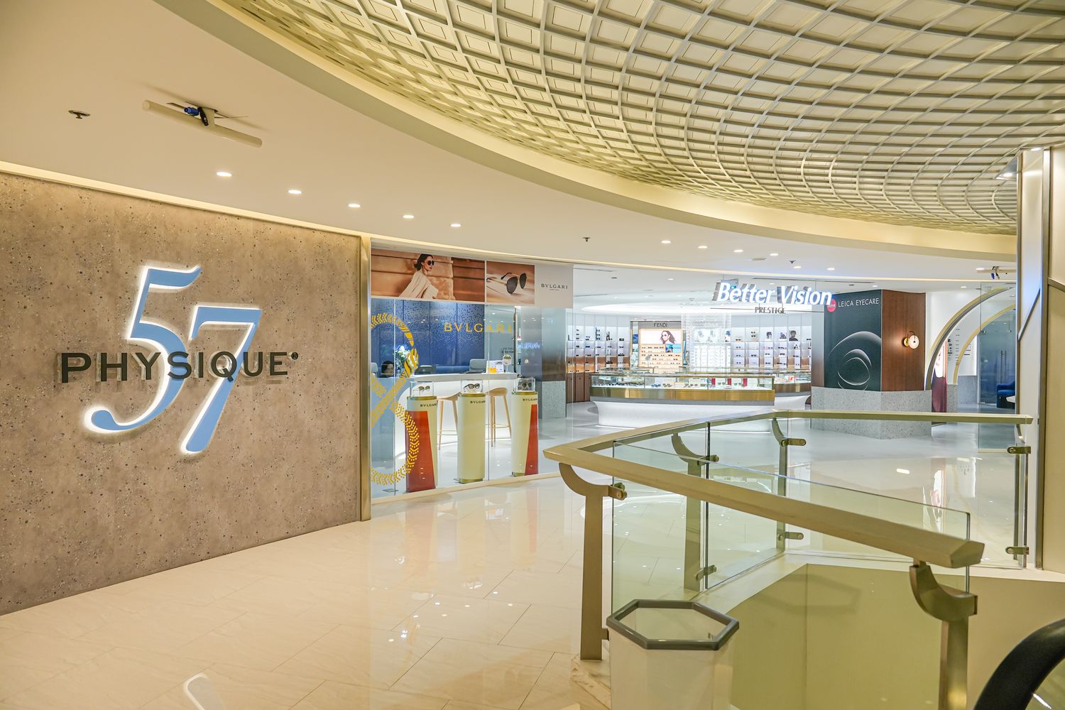 曼谷四面佛商場Erawan Bangkok|近BTS Chit Lom 奇隆站,參拜購物網美餐廳一日遊! @混血珊莎的奇幻旅程 曼谷四面佛商場Erawan Bangkok|近BTS Chit Lom 奇隆站,參拜購物網美餐廳一日遊! @混血珊莎的奇幻旅程