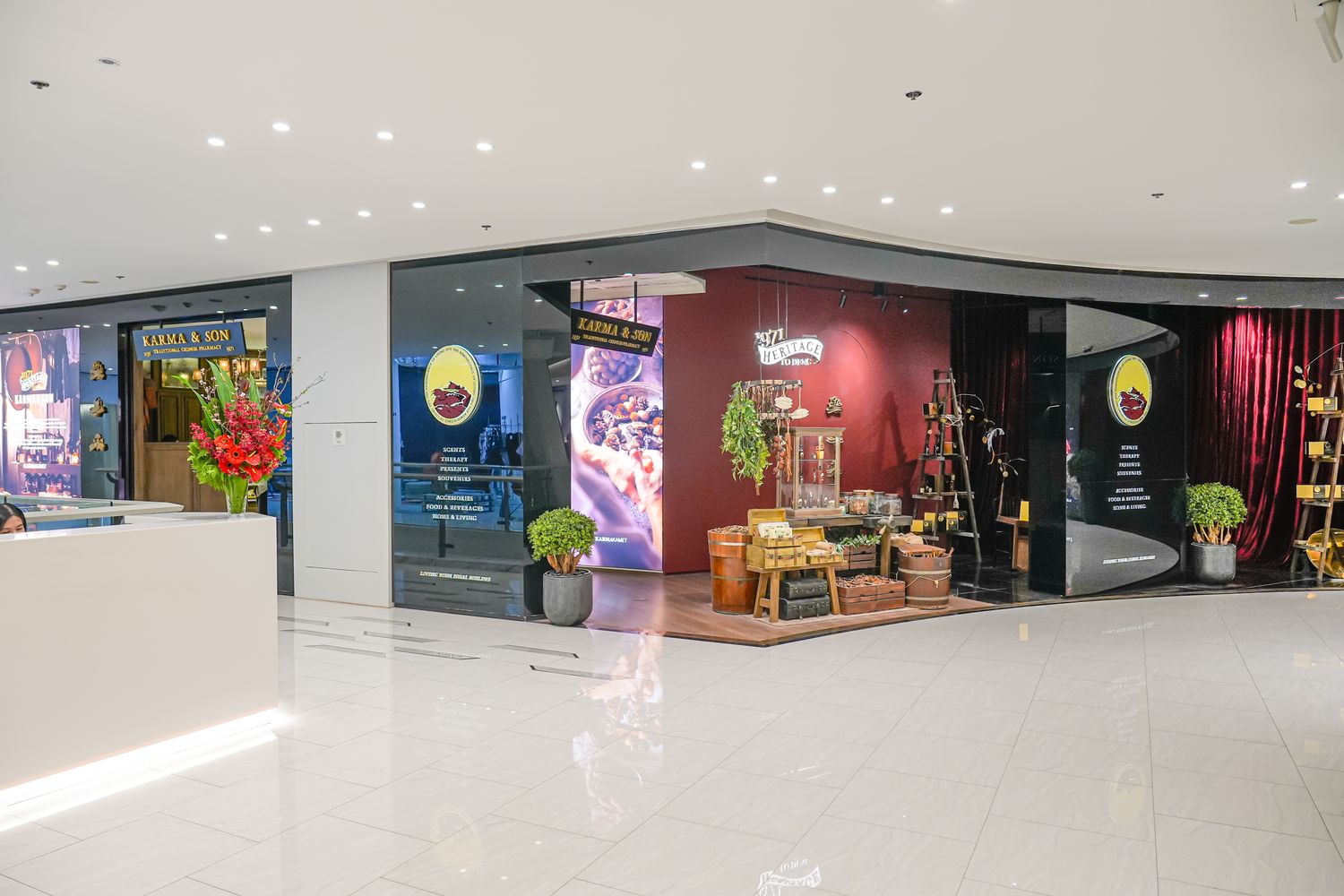 曼谷四面佛商場Erawan Bangkok|近BTS Chit Lom 奇隆站,參拜購物網美餐廳一日遊! @混血珊莎的奇幻旅程 曼谷四面佛商場Erawan Bangkok|近BTS Chit Lom 奇隆站,參拜購物網美餐廳一日遊! @混血珊莎的奇幻旅程