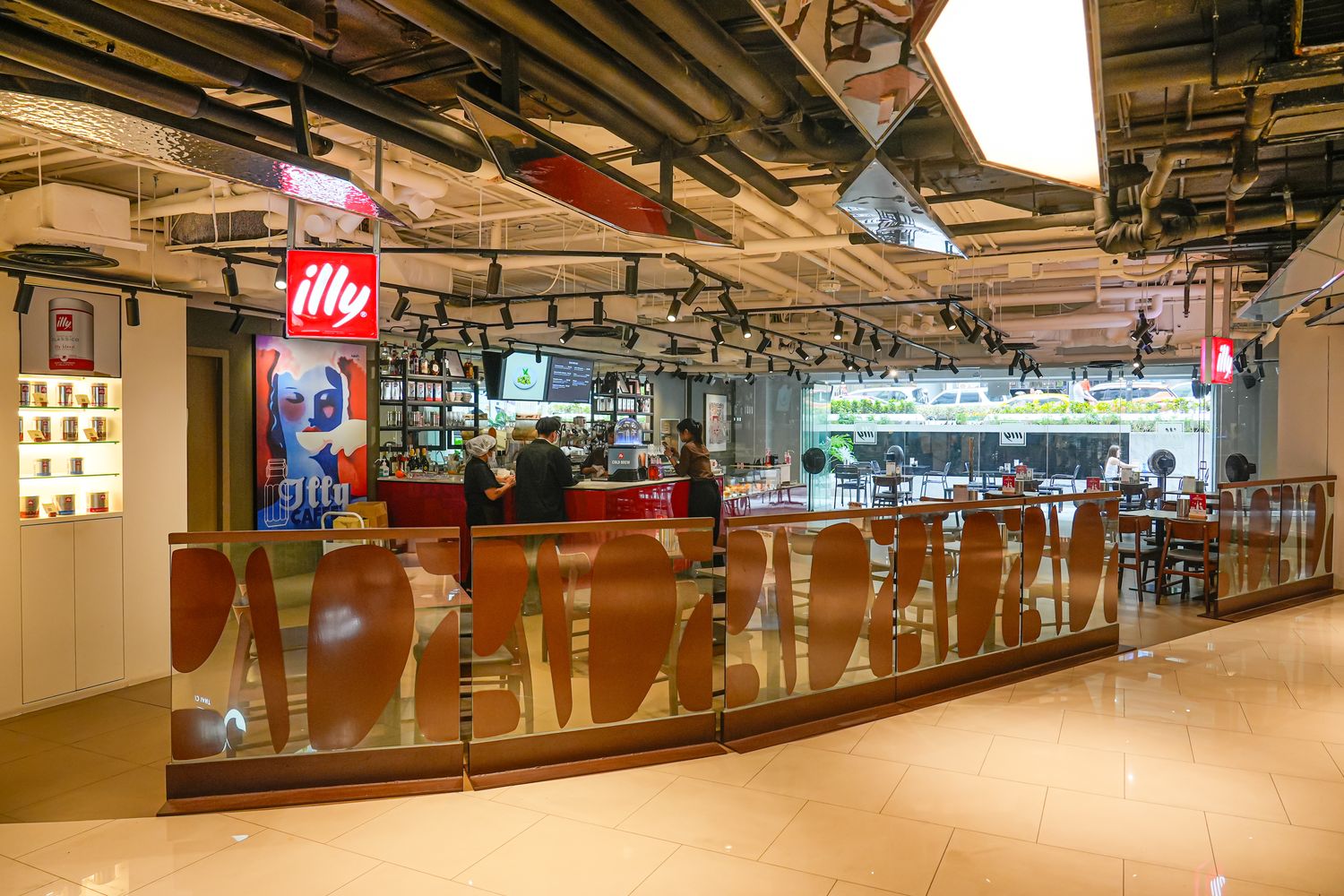 曼谷四面佛商場Erawan Bangkok|近BTS Chit Lom 奇隆站,參拜購物網美餐廳一日遊! @混血珊莎的奇幻旅程 曼谷四面佛商場Erawan Bangkok|近BTS Chit Lom 奇隆站,參拜購物網美餐廳一日遊! @混血珊莎的奇幻旅程