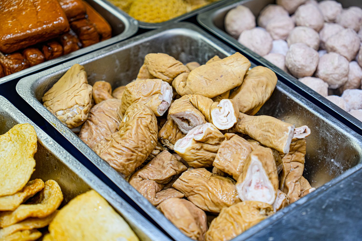 新竹城隍廟美食推薦│九添福牛肉麵，隱藏版米其林實力好店！超浮誇大份量牛肉麵，在地人也大推! @混血珊莎的奇幻旅程