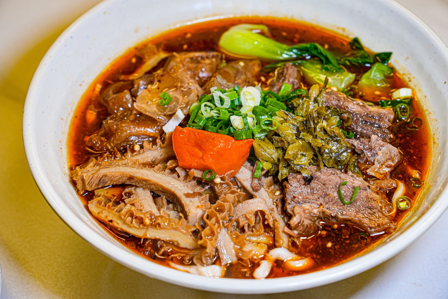 新竹城隍廟美食推薦│九添福牛肉麵，隱藏版米其林實力好店！超浮誇大份量牛肉麵，在地人也大推! @混血珊莎的奇幻旅程