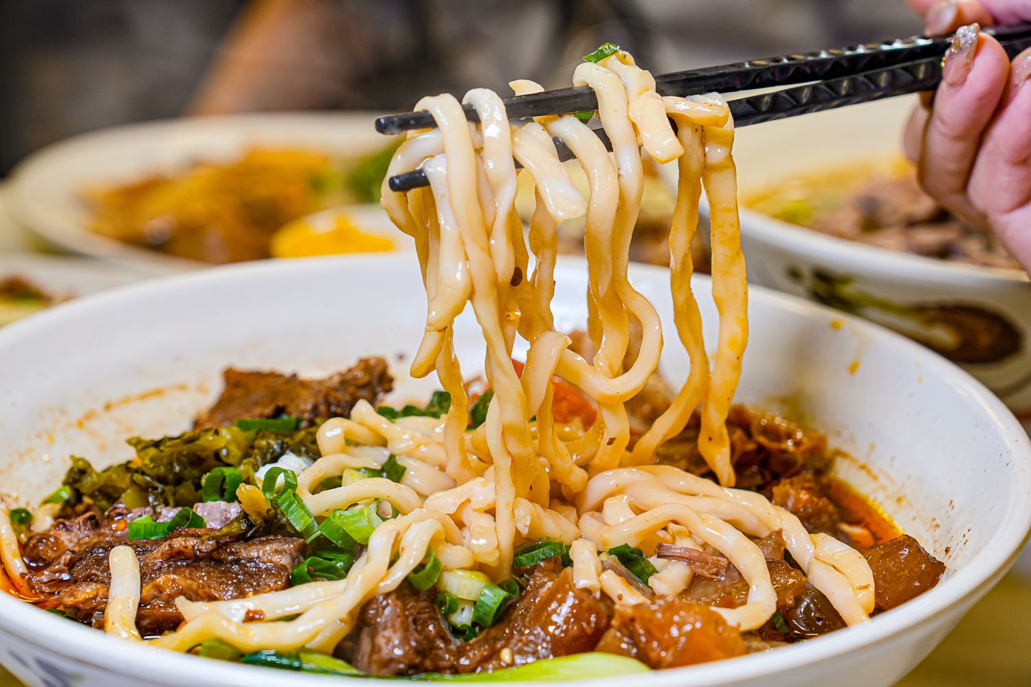 新竹城隍廟美食推薦│九添福牛肉麵，隱藏版米其林實力好店！超浮誇大份量牛肉麵，在地人也大推! @混血珊莎的奇幻旅程