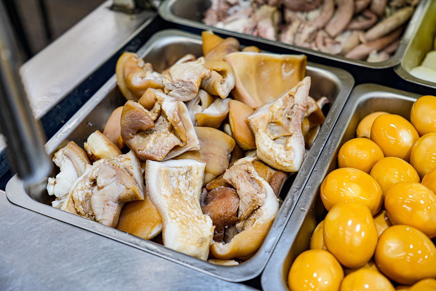 新竹城隍廟美食推薦│九添福牛肉麵，隱藏版米其林實力好店！超浮誇大份量牛肉麵，在地人也大推! @混血珊莎的奇幻旅程