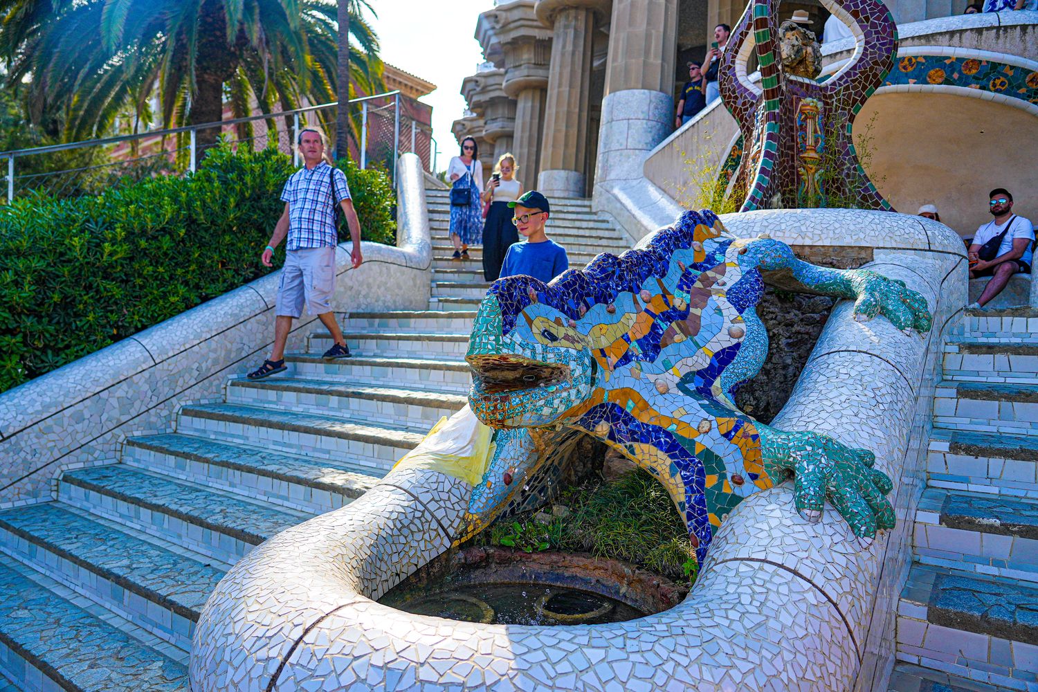 巴塞隆納｜奎爾公園 Park Güell 交通、門票、地圖攻略一次看! @混血珊莎的奇幻旅程
