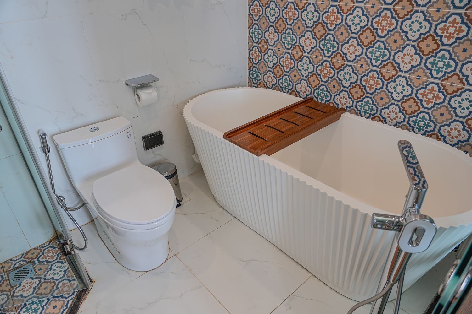 Roma Hotel Phu Quoc｜富國島日落小鎮住宿，進纜車站陽台賞海上煙火! @混血珊莎的奇幻旅程
