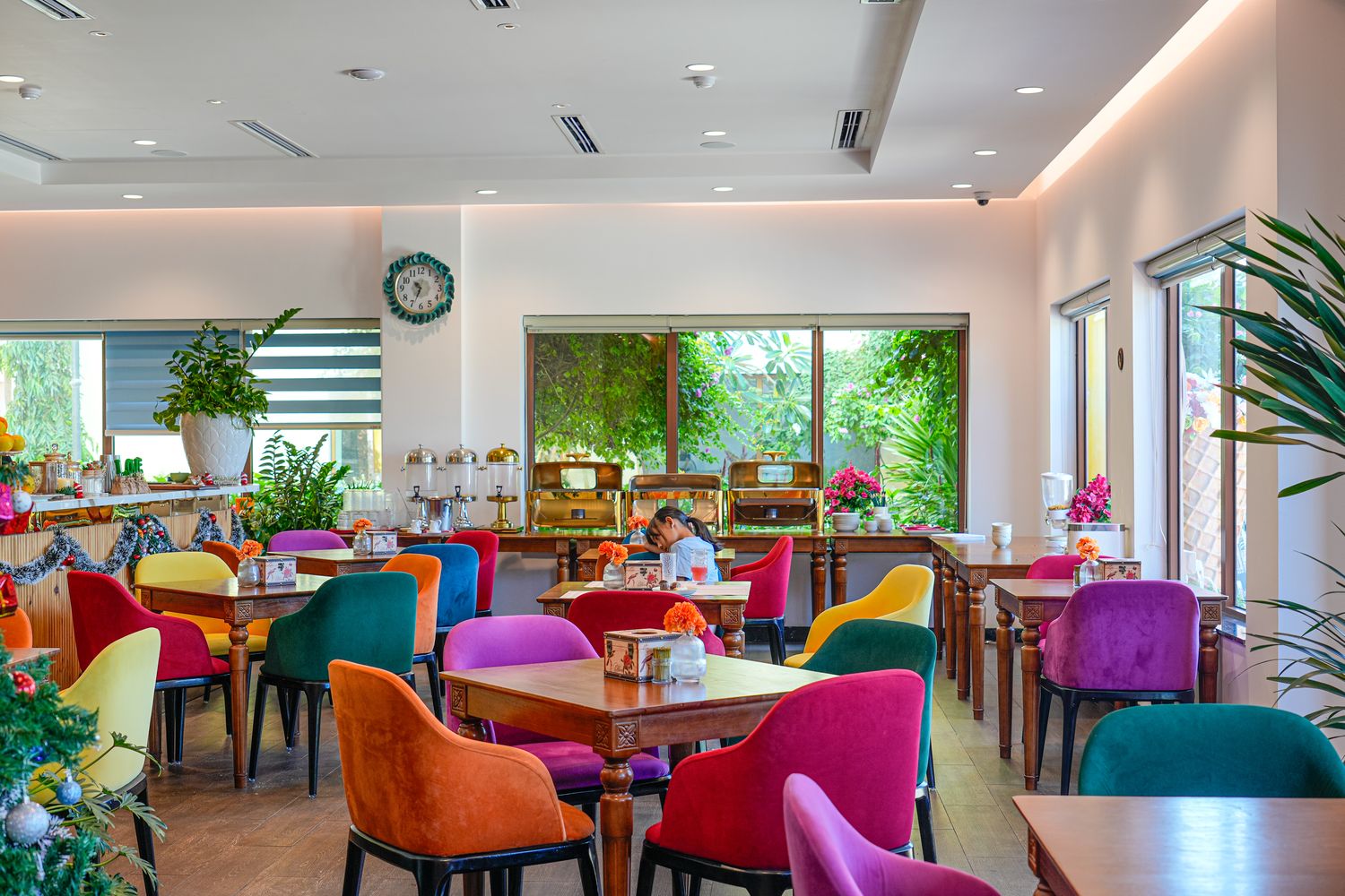 Roma Hotel Phu Quoc｜富國島日落小鎮住宿，進纜車站陽台賞海上煙火! @混血珊莎的奇幻旅程