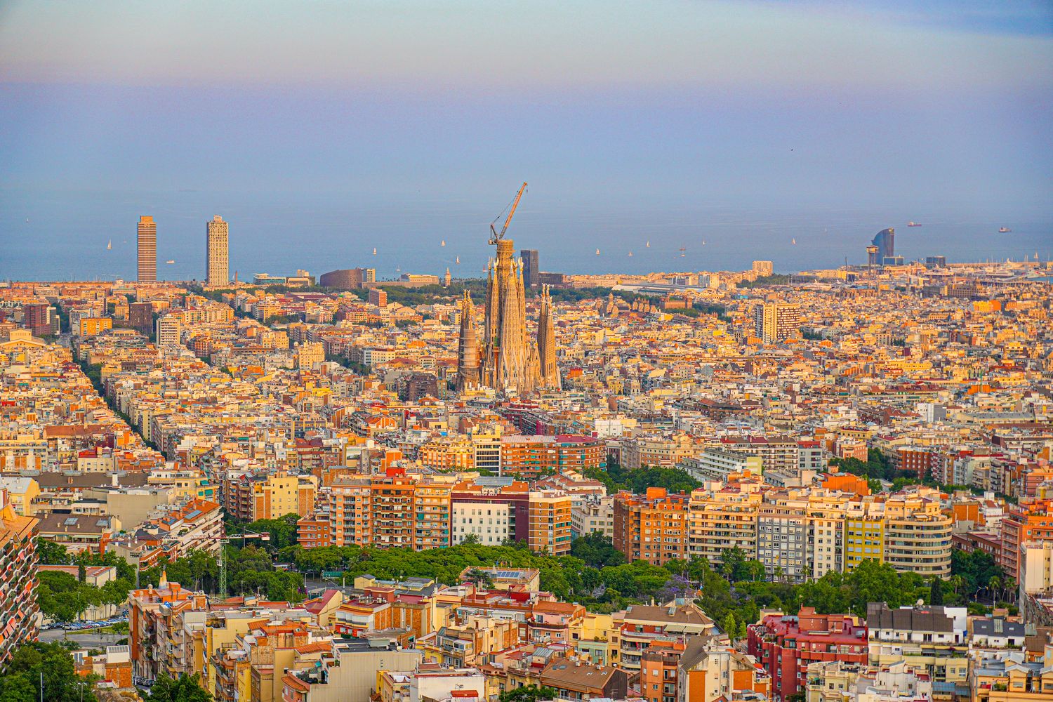 巴塞隆納｜聖家堂 Sagrada Família 參觀全攻略：門票、登塔、交通、穿著一次看! @混血珊莎的奇幻旅程