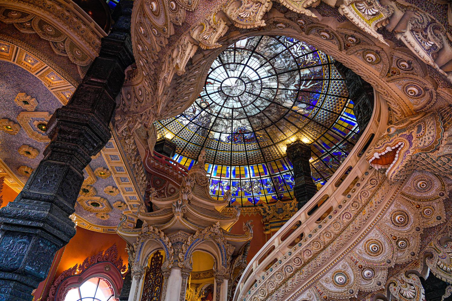 曼谷三頭象神博物館Erawan Museum｜泰國最壯觀的神話建築，絕美玻璃穹頂必拍！ @混血珊莎的奇幻旅程
