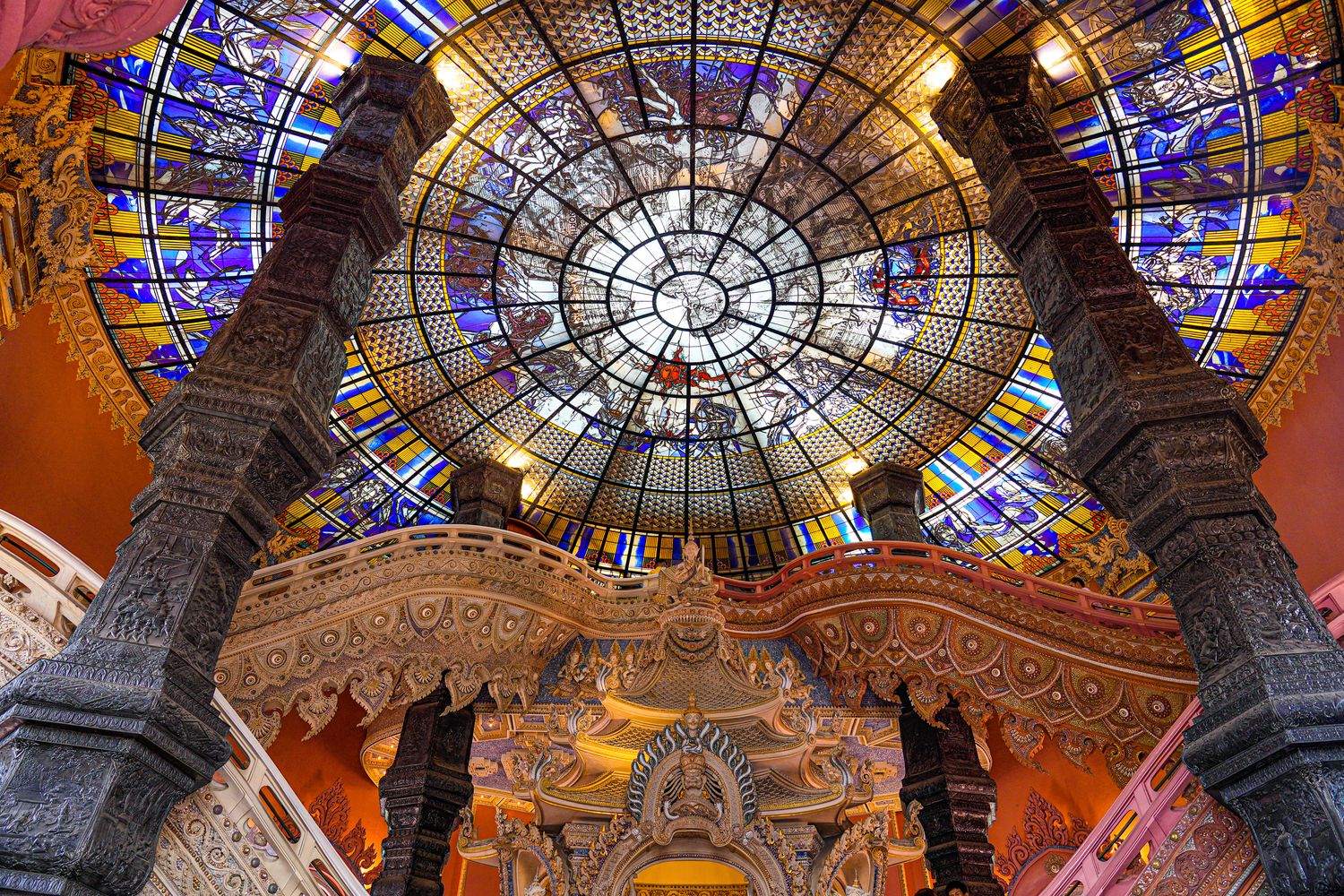 曼谷三頭象神博物館Erawan Museum｜泰國最壯觀的神話建築，絕美玻璃穹頂必拍！ @混血珊莎的奇幻旅程