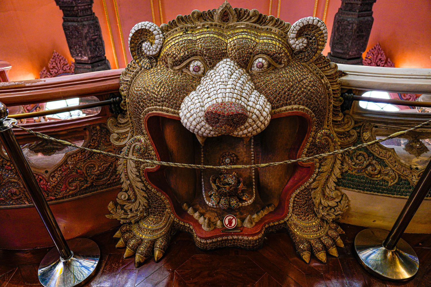 曼谷三頭象神博物館Erawan Museum｜泰國最壯觀的神話建築，絕美玻璃穹頂必拍！ @混血珊莎的奇幻旅程