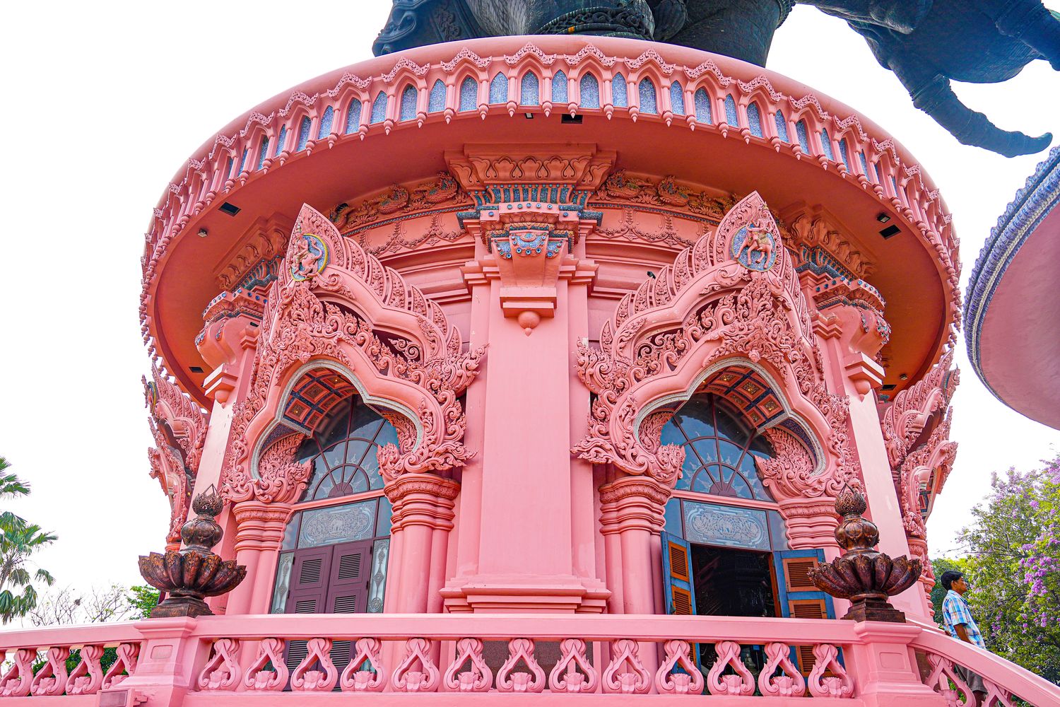 曼谷三頭象神博物館Erawan Museum｜泰國最壯觀的神話建築，絕美玻璃穹頂必拍！ @混血珊莎的奇幻旅程