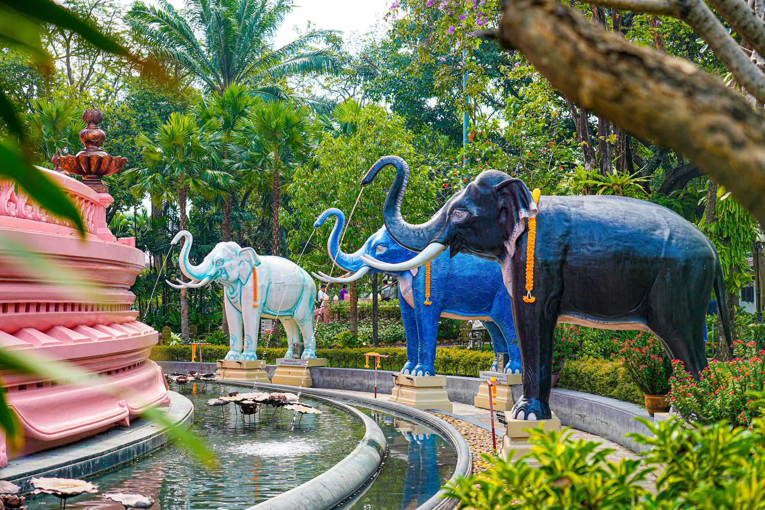 曼谷三頭象神博物館Erawan Museum｜泰國最壯觀的神話建築，絕美玻璃穹頂必拍！ @混血珊莎的奇幻旅程